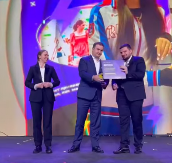 Омская область получила премию «Росмолодёжи» «Время молодых» за самый молодежный региональный стенд на международной выставке-форуме «Россия».