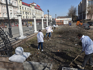 Омские волонтеры принимают участие во Всероссийском субботнике